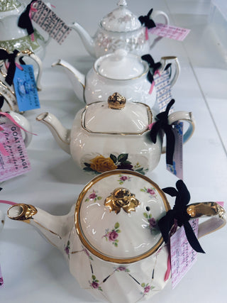 GOAT Vintage Vintage Floral Teapot Hardgoods - Vintage, Y2K and Upcycled Apparel