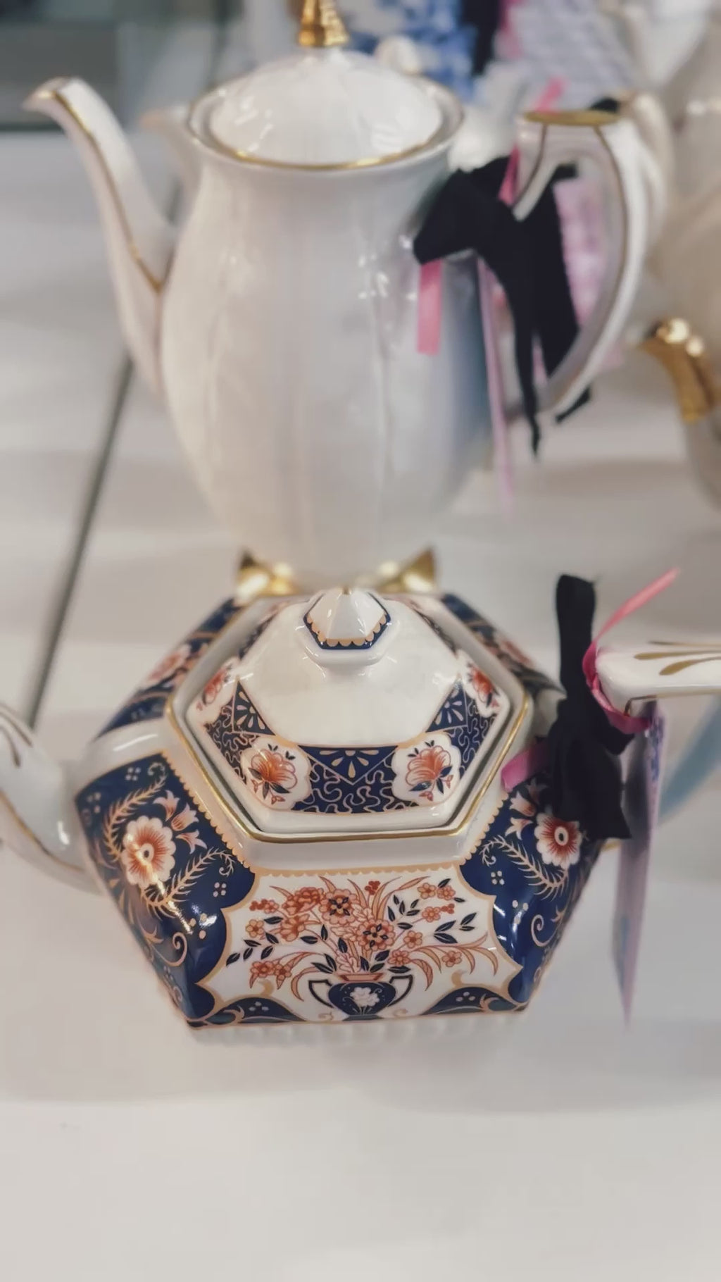 GOAT Vintage Vintage Floral Teapot Hardgoods - Vintage, Y2K and Upcycled Apparel