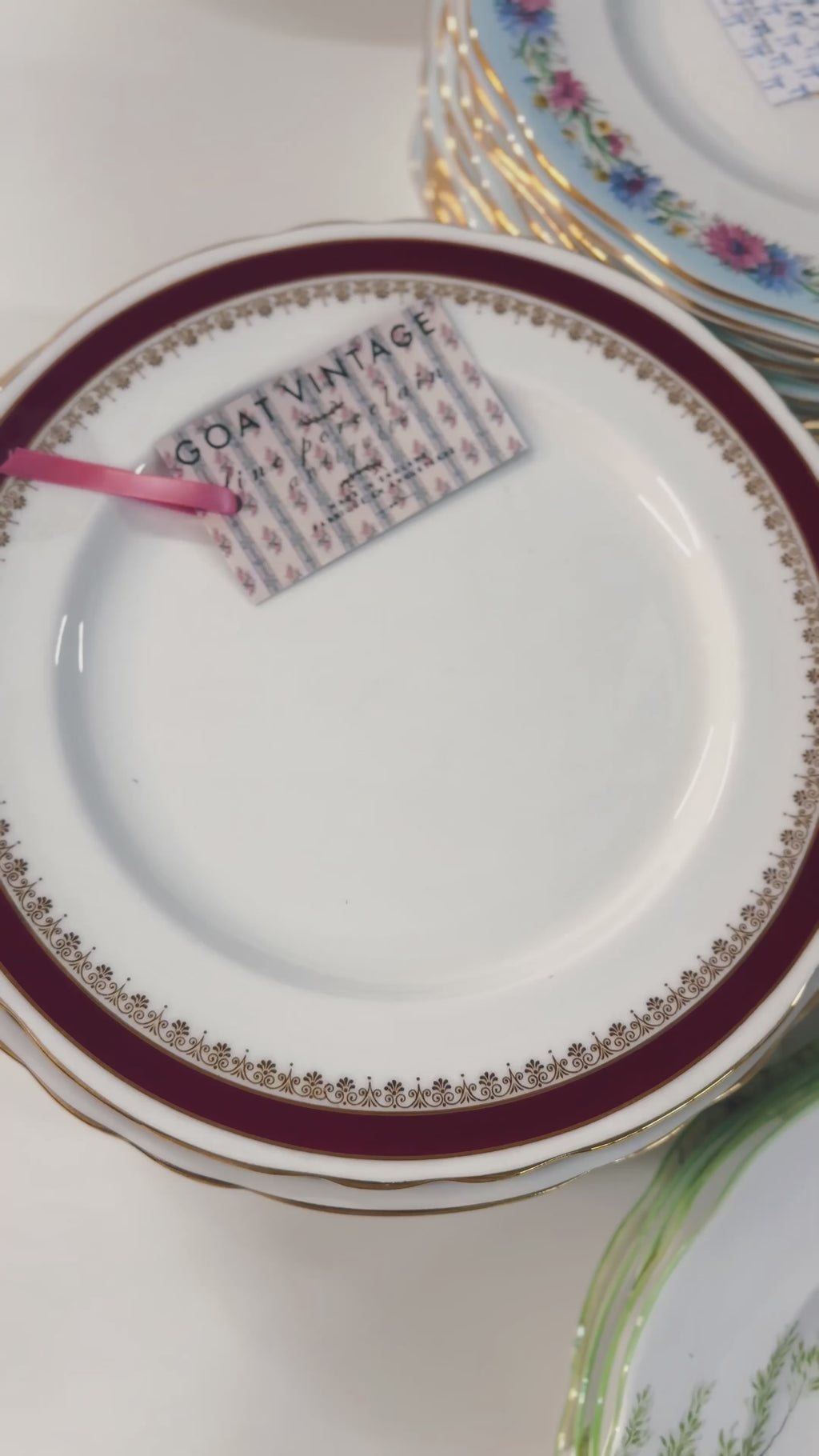 GOAT Vintage Classic Floral Dinner Plate Hardgoods - Vintage, Y2K and Upcycled Apparel